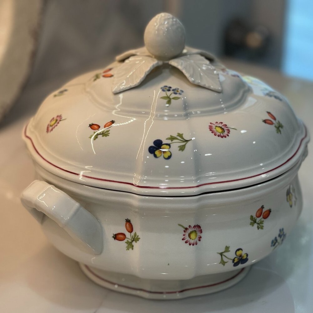 Villeroy and Boch Petite Fleur Covered Serving Dish - Picture 9 of 10